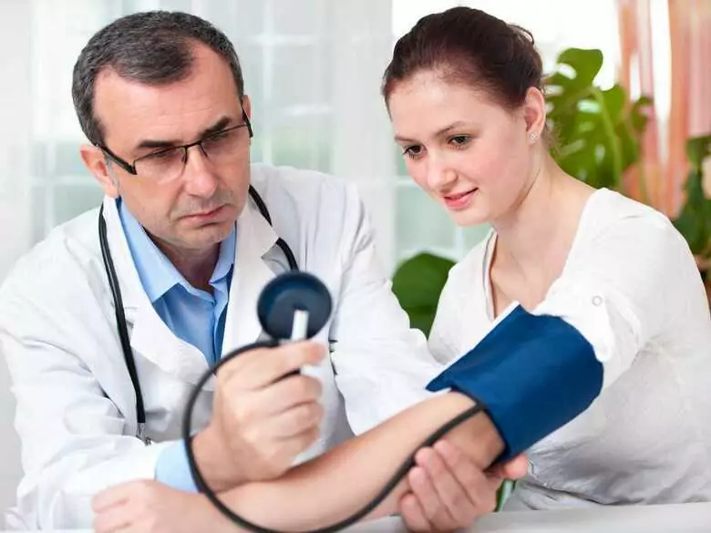 Nadciśnienie tętnicze a choroby przyzębia: co może je łączyć?